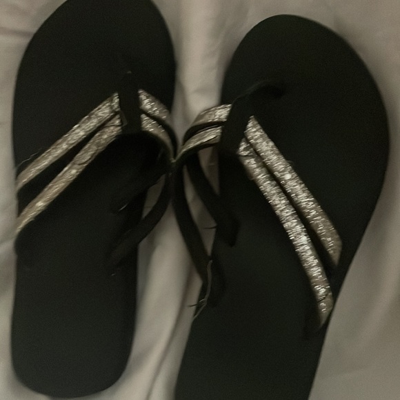Sparkly flip-flops - Picture 2 of 4